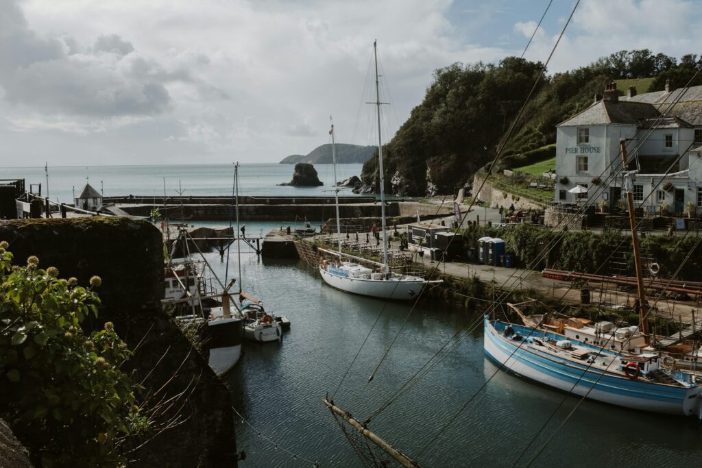 eleanor brooke gXdl FeVcb4 unsplash charlestown harbour