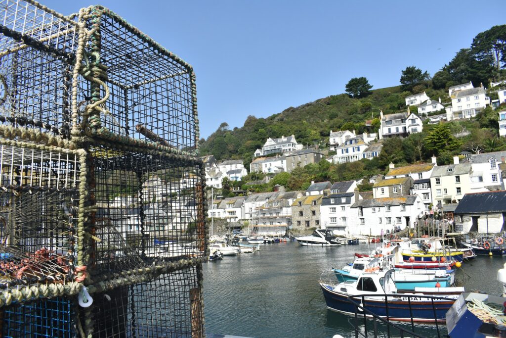 martina jorden mvSetJtsYCY unsplash polperro harbour