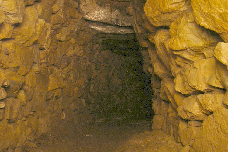 Inside the passage of Halliggye Fogou